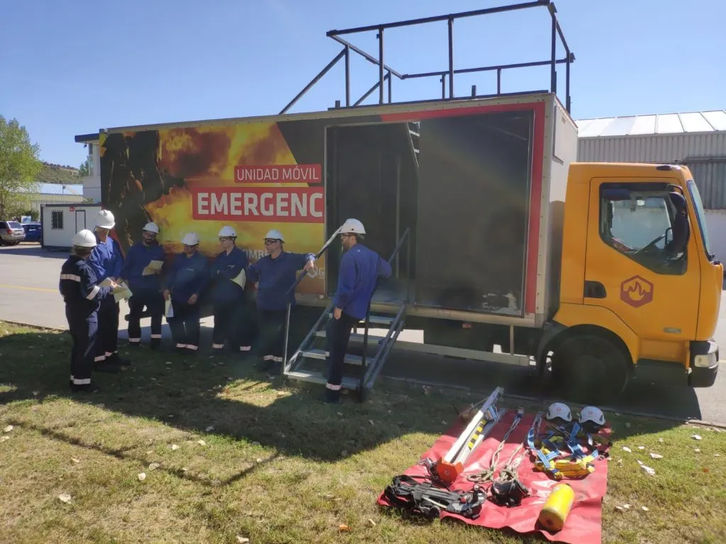 empresas de proteccion contra incendios, empresa contraincendios, instaladores contra incendios, sistema contra incendios, equipos de seguridad industrial, reglamento de instalaciones de proteccion contra incendios, equipo de proteccion individual, material emergencias, material bombero