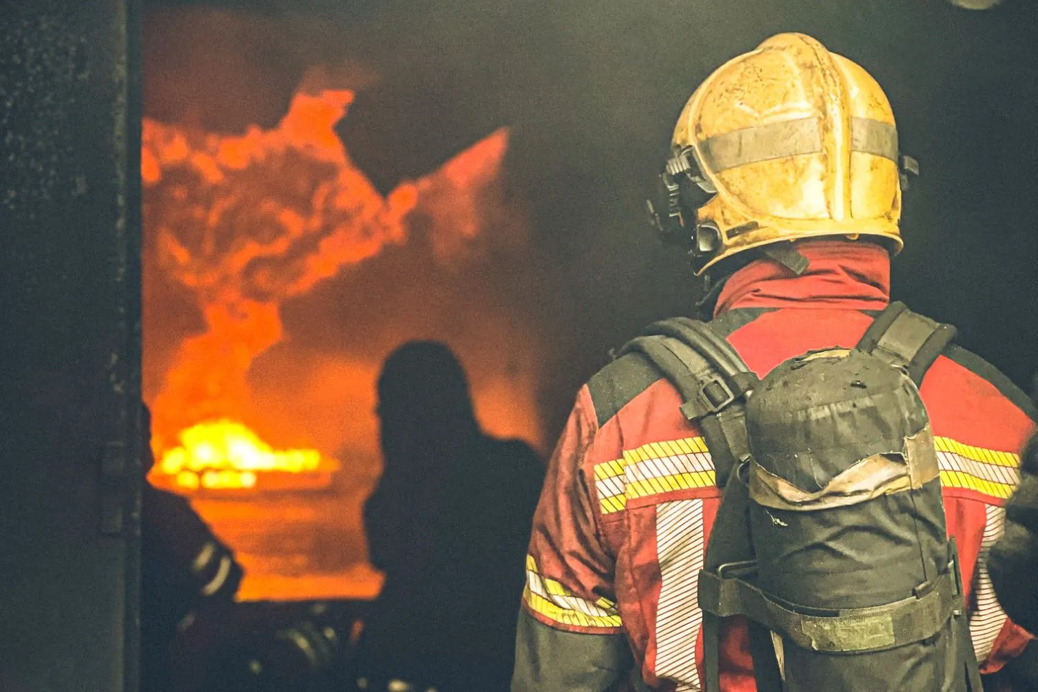 contratar-servicio-bomberos-unidad-movil-6 vehiculos de emergencias, vehiculo de bomberos, vehiculo bomberos, vehiculos proteccion civil, vehiculos emergencias, coches de emergencias, autos de emergencia, camiones de emergencia