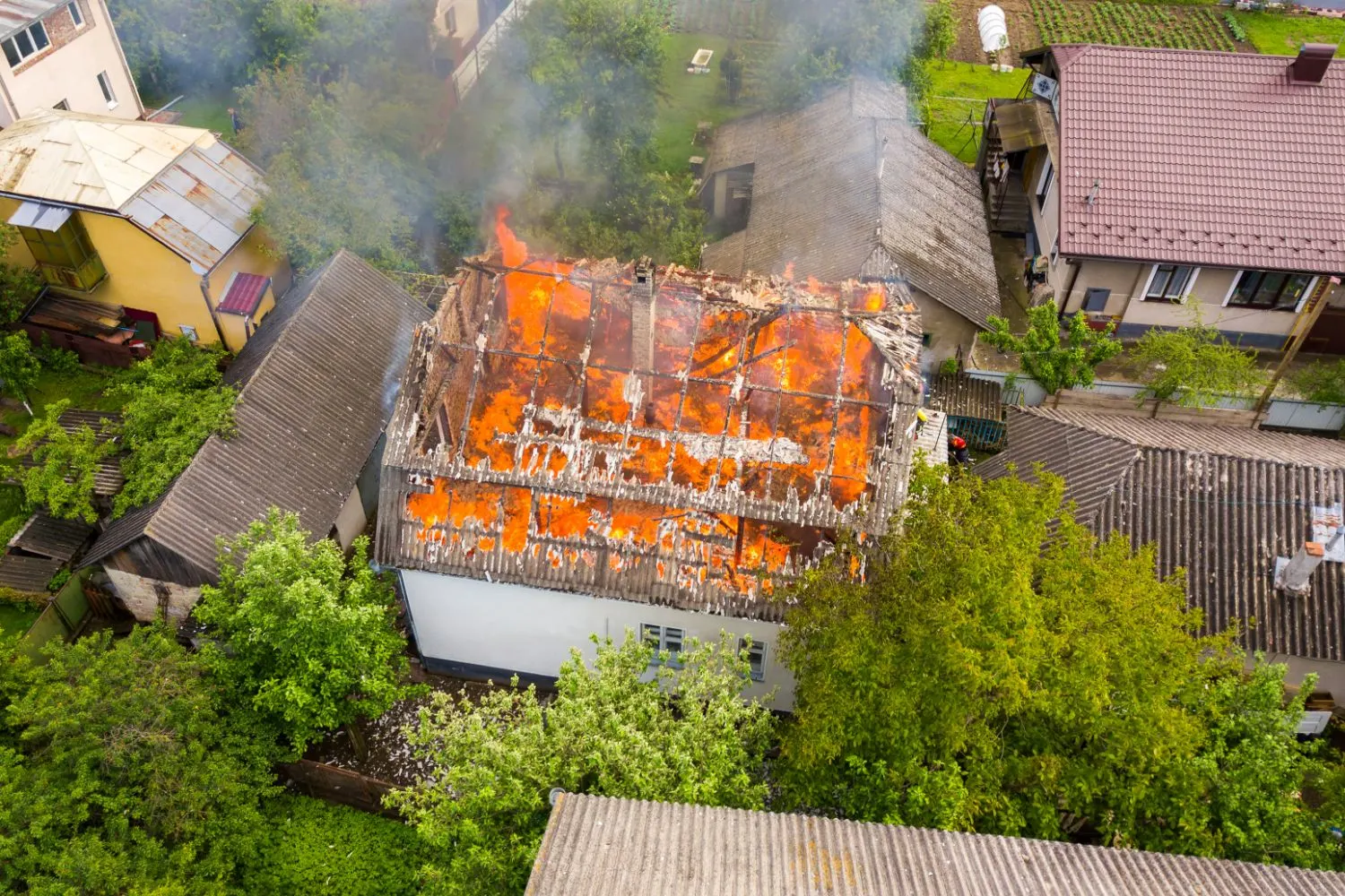 empresas de proteccion contra incendios, empresa contraincendios, instaladores contra incendios, sistema contra incendios, equipos de seguridad industrial, reglamento de instalaciones de proteccion contra incendios, equipo de proteccion individual, material emergencias, material bombero