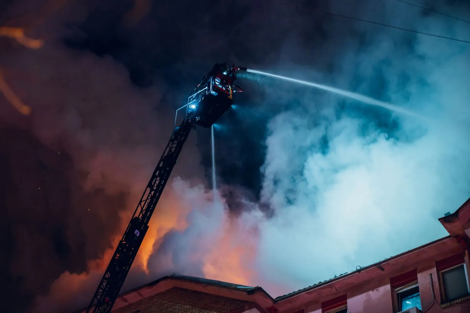 empresas de proteccion contra incendios, empresa contraincendios, instaladores contra incendios, sistema contra incendios, equipos de seguridad industrial, reglamento de instalaciones de proteccion contra incendios, equipo de proteccion individual, material emergencias, material bombero
